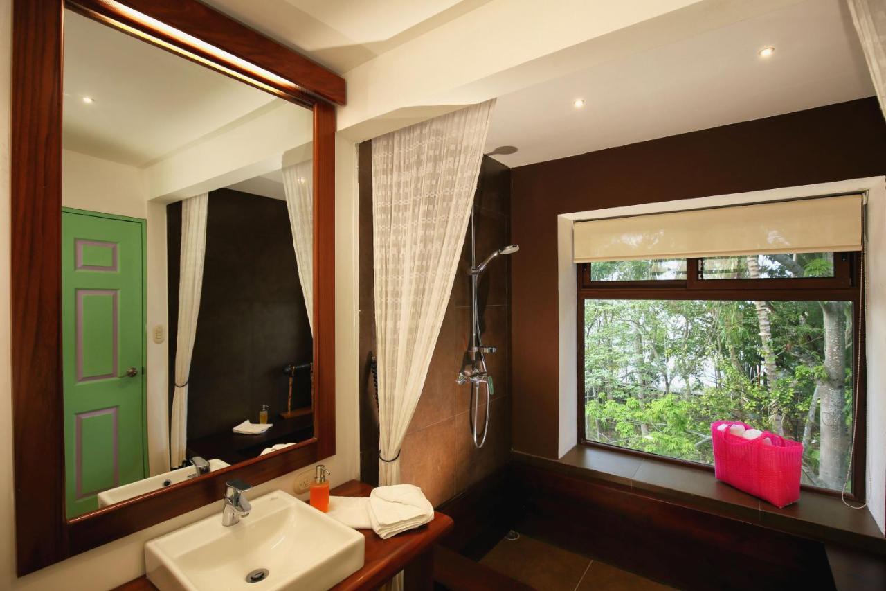 Hotel Maya Internacional フローレス エクステリア 写真
