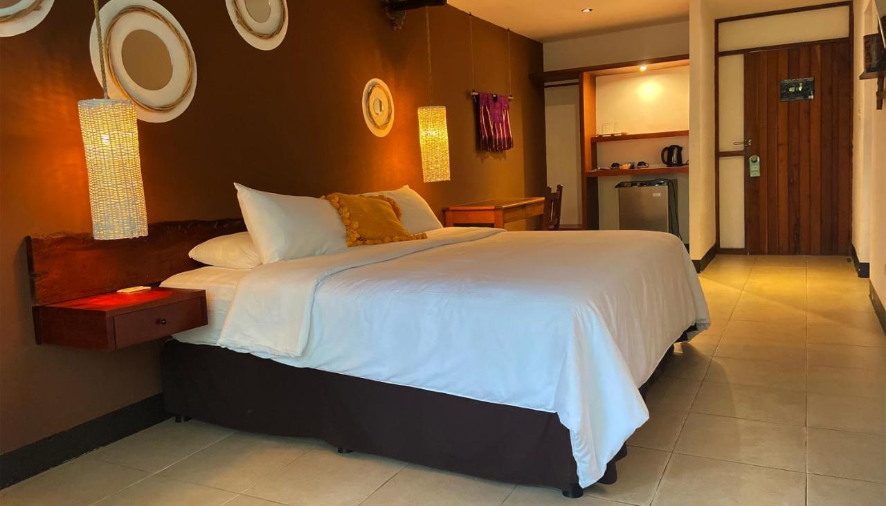 Hotel Maya Internacional フローレス エクステリア 写真