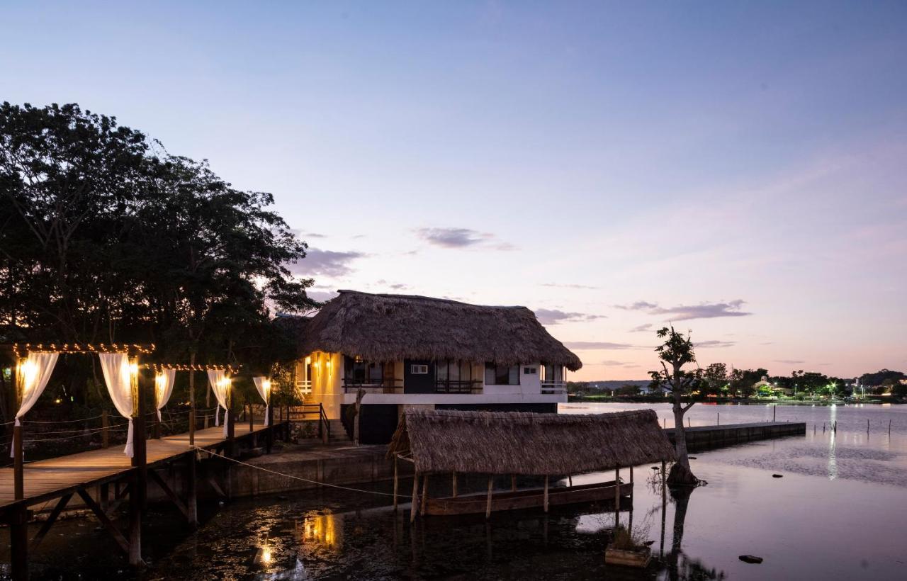 Hotel Maya Internacional フローレス エクステリア 写真