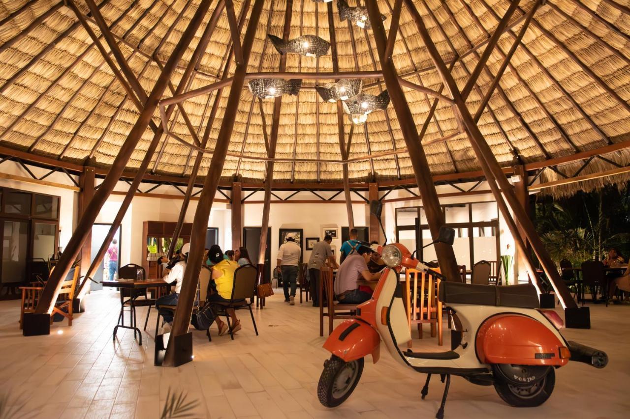 Hotel Maya Internacional フローレス エクステリア 写真