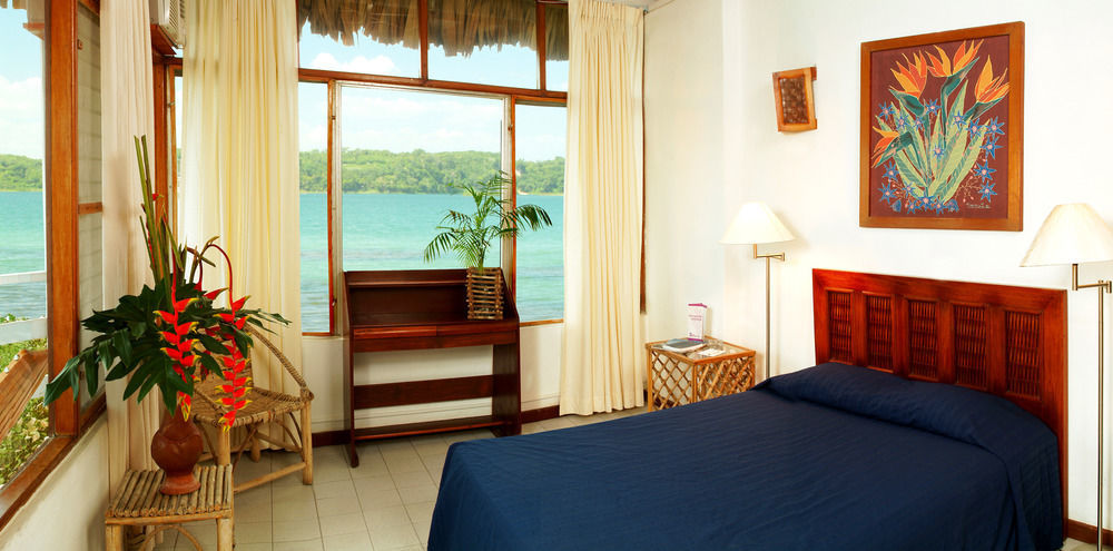 Hotel Maya Internacional フローレス エクステリア 写真
