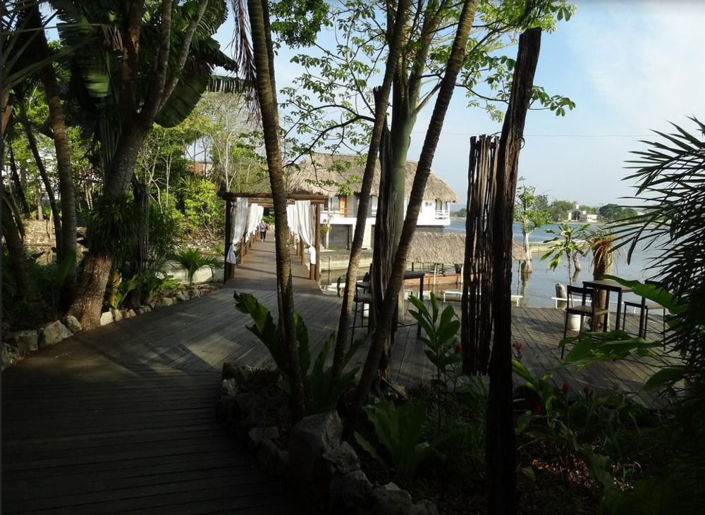 Hotel Maya Internacional フローレス エクステリア 写真